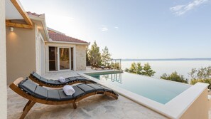 A heated pool - Villa Silvana by Villas Guide (Blato)
