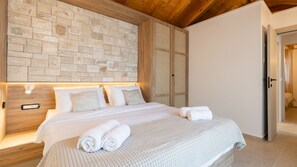 2 bedrooms, iron/ironing board, free WiFi, bed sheets - Villa Silvana by Villas Guide (Blato)