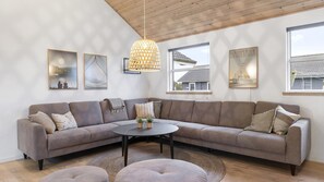 Kamin, Tischfußball, Tischtennisplatte