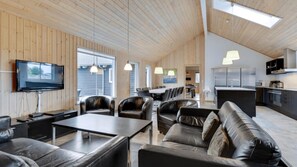 Kamin, Tischfußball, Tischtennisplatte