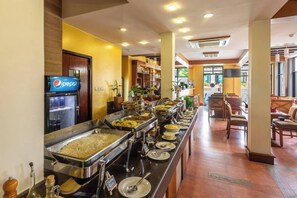 Free daily buffet breakfast