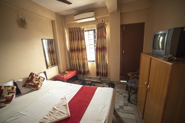 Basic Double Room, Pool View