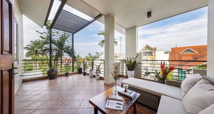 6BR sun kissed ANAMOI VILLA near West Lake/ Jaccuzzi