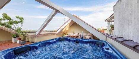 Bain à remous extérieur