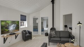 Smart-TV, peis, fotballspill og bordtennis