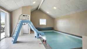 Piscine intérieure, piscine chauffée