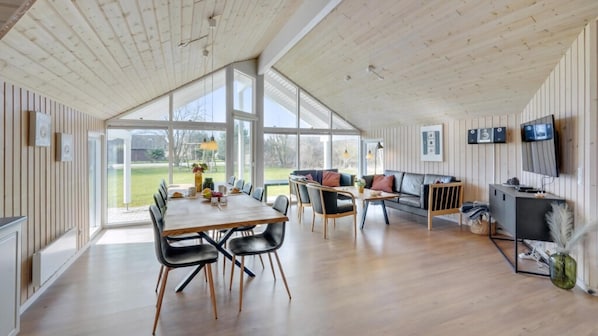 Takka, pöytäjalkapallopöytä, pöytätennispöytä