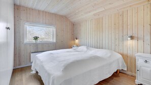 4 bedrooms, free WiFi