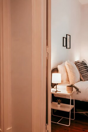 3 habitaciones, tabla de planchar con plancha y wifi gratis 
