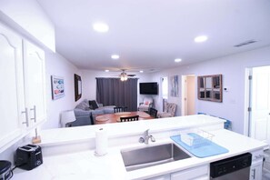 Interior - Bayview Freedom Summa (Orange Beach)