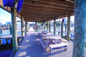 Outdoor dining - Bayview Freedom Summa (Orange Beach)