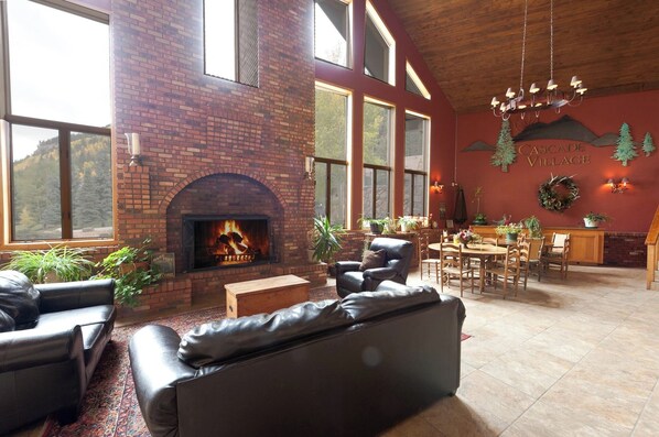 المنشأة من الداخل