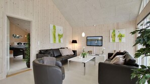 Kamin, Tischfußball, Tischtennisplatte