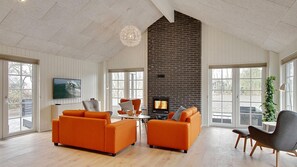 Kamin, Tischfußball, Tischtennisplatte