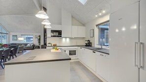 Fridge, oven, stovetop, coffee/tea maker