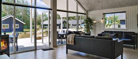 Lareira, pebolim, mesa de pingue-pongue