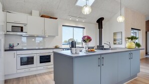 Fridge, oven, stovetop, coffee/tea maker - VillaVilla #508 - Mommark, Sydjylland (Sydals)