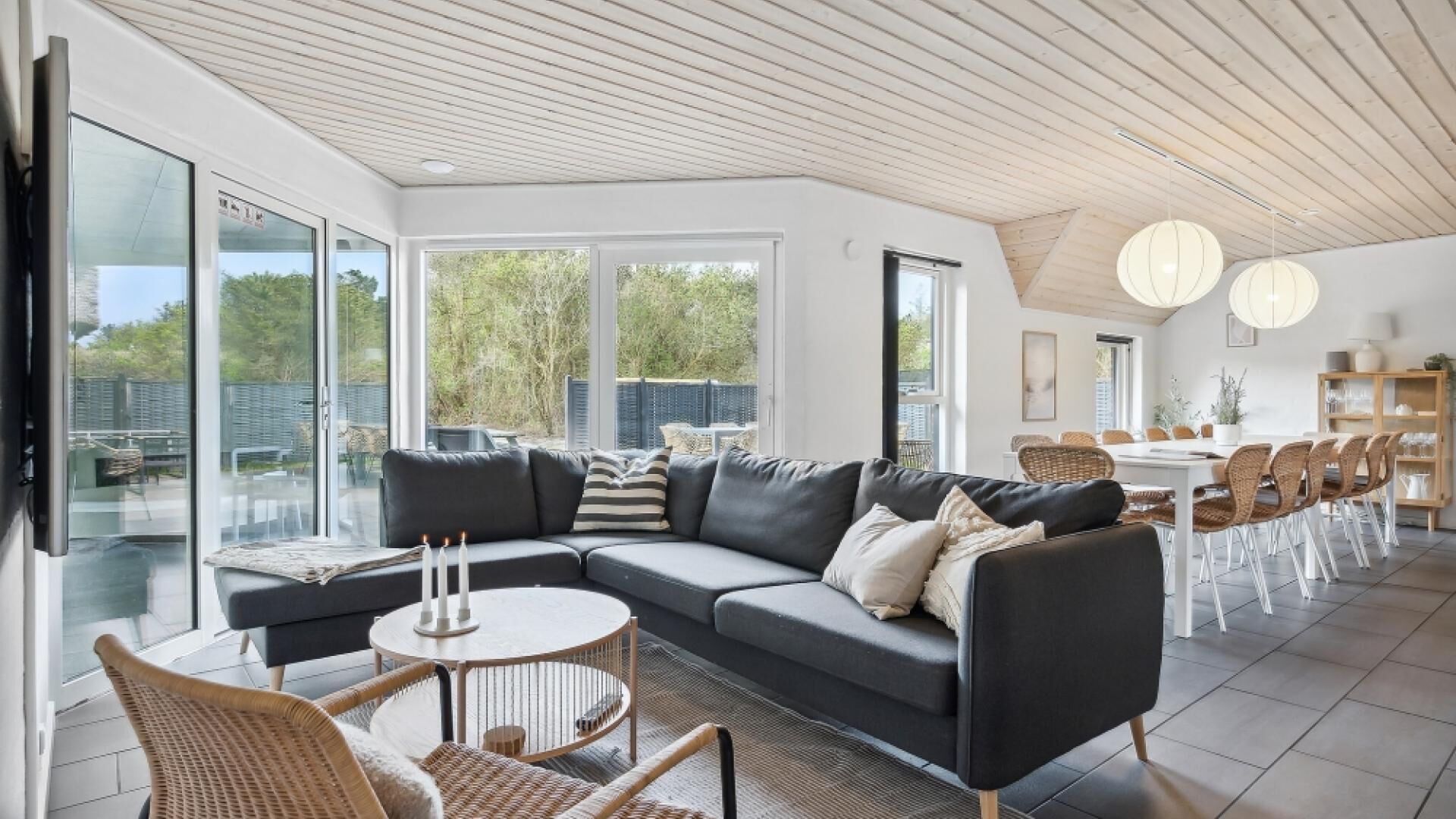 Chimenea, futbolito y tenis de mesa 