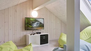 8 bedrooms, free WiFi