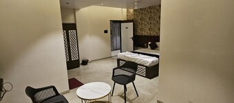 Hotel lotus exicutive 