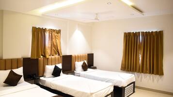 Chambre Triple Classique | Fer et planche Ă repasser, Wi-Fi gratuit