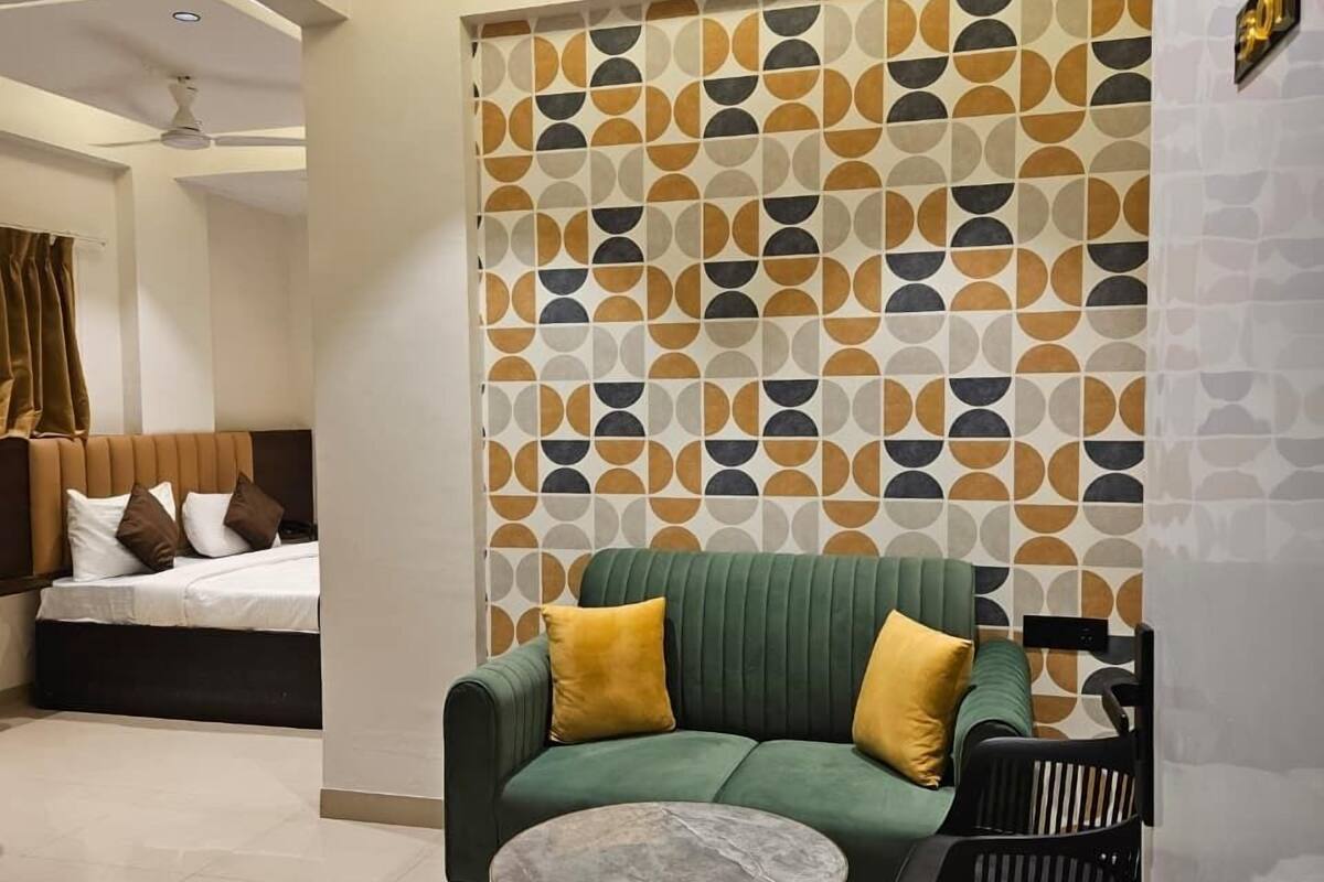 Deluxe Double Room | Iron/ironing board, free WiFi