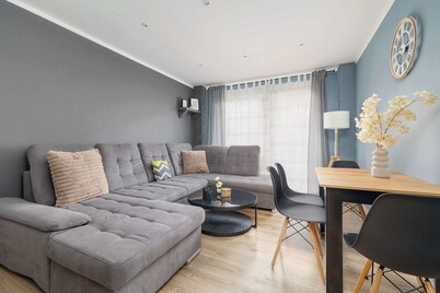 Spacious Apartment | Balcony