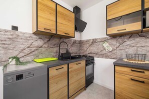 Fridge, microwave, oven, stovetop