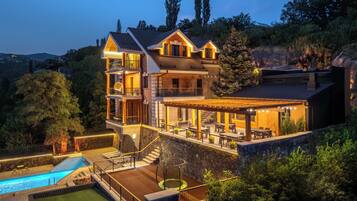 المنشأة من الخارج