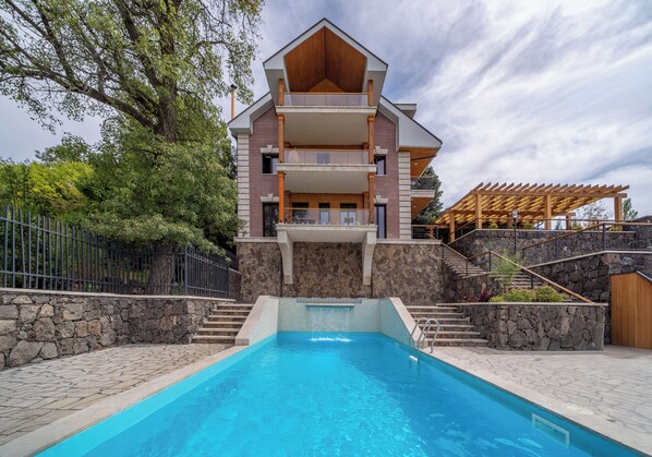 Seasonal outdoor pool