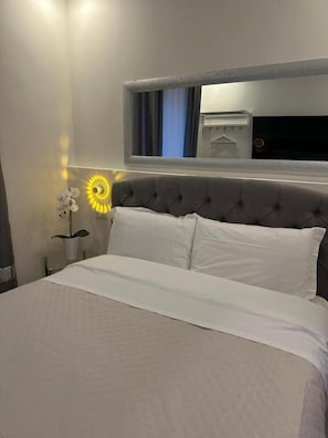 Quarto conforto, 1 cama de casal | Roupas de cama antialérgicas, Wi-Fi de cortesia