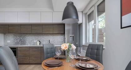 Suwalska 32 | Wroclaw | Spacious Apartment | 2 Parking Spaces | Air Conditioning