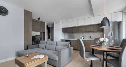 Suwalska 32 | Wroclaw | Spacious Apartment | 2 Parking Spaces | Air Conditioning