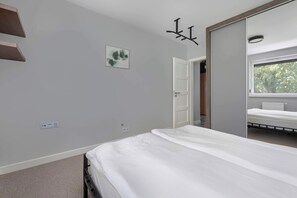 2 bedrooms, desk, iron/ironing board, travel cot