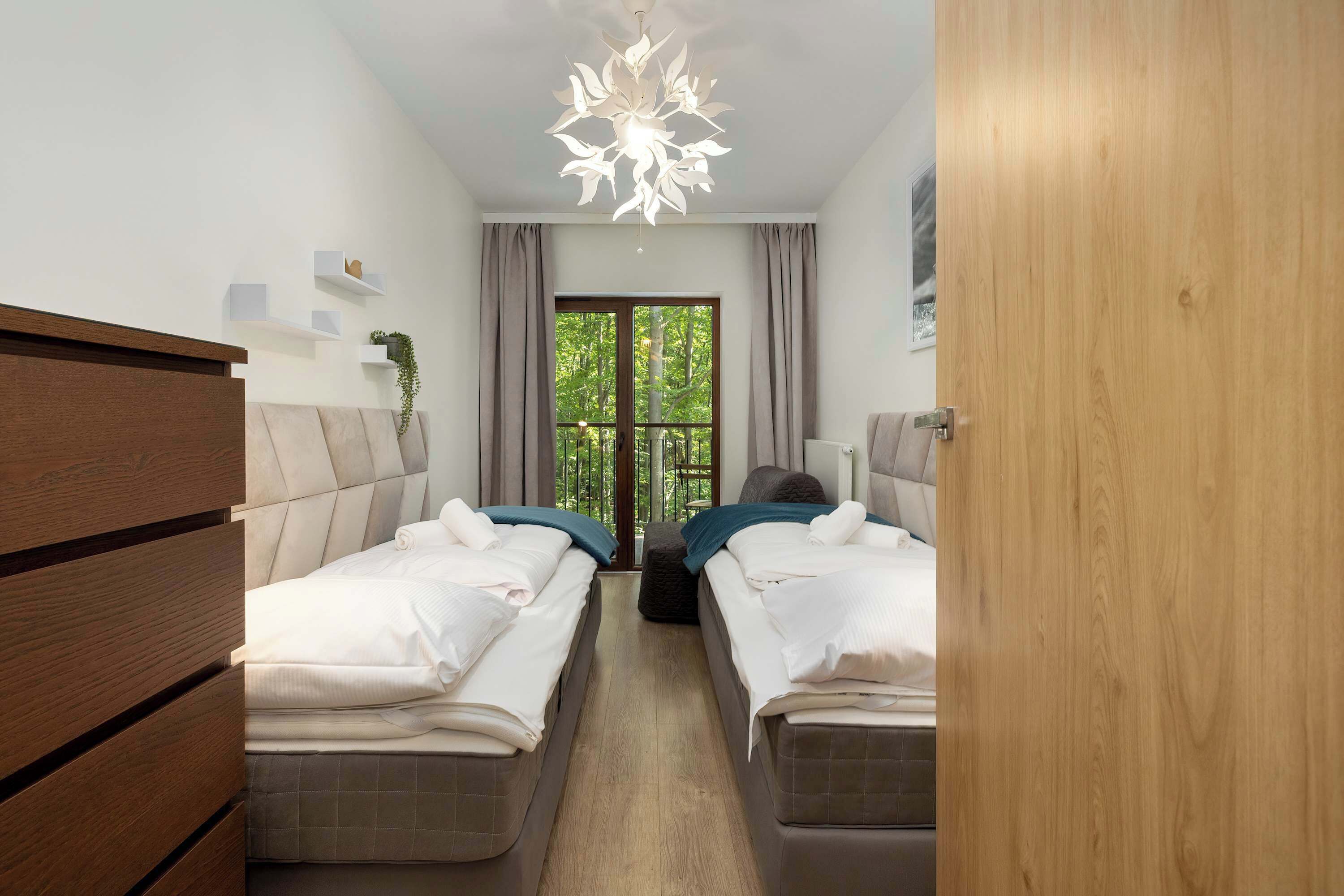 2 bedrooms, iron/ironing board, travel cot, WiFi