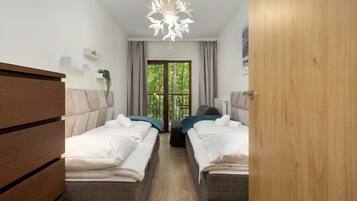 2 bedrooms, iron/ironing board, travel cot, WiFi