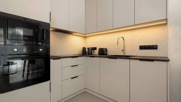 Fridge, microwave, oven, stovetop