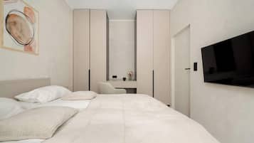 1 chambre, bureau, fer et planche Ă repasser, lit parapluie