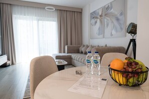 Televisión, videojuegos y tenis de mesa 