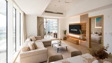 Smart TV, video games
