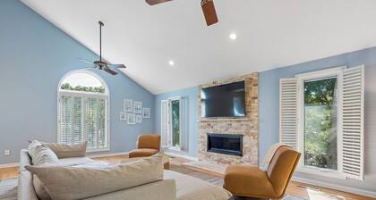 IOP Retreat, walk to the beach, 3 Bedrooms, 3 Bathrooms