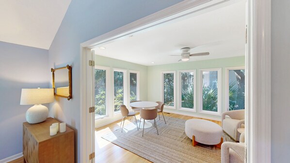 المنشأة من الداخل