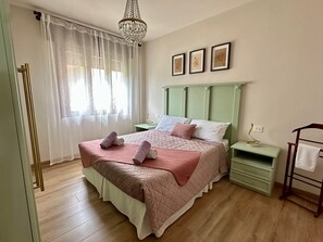 3 camere, una scrivania, culla da viaggio, Wi-Fi gratuito