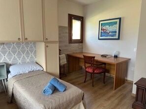 3 slaapkamers, een bureau, reisbedje, gratis wifi