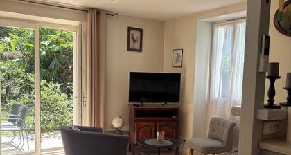 F3 apartment near the center with private garden