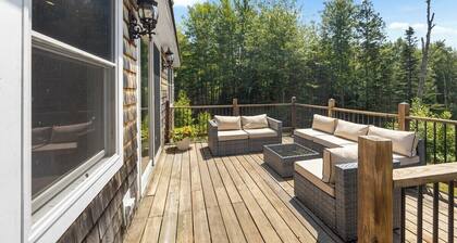 Serene Pondside Cottage w/Private Island Camping!