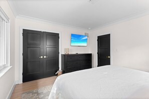 مكواة/لوح كي وواي فاي مجانًا وملاءات أسرّة