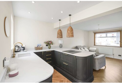 2-Bedroom Home with Parking and Garden