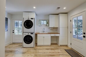 Interior - Escape to Coastal Elegance at 259 Greenwood Drive (Hilton Head Island)