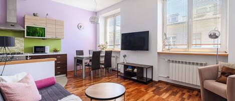 Iron/ironing board, free WiFi